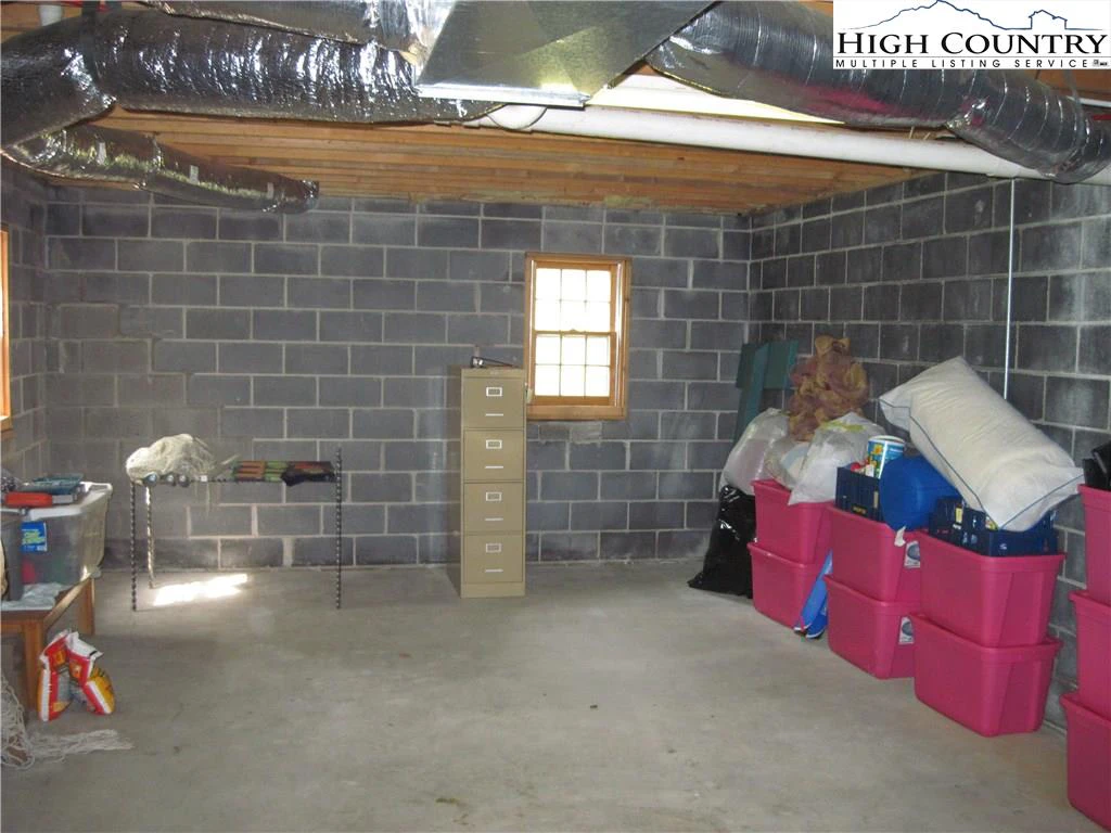 Image number 4 for the current listing