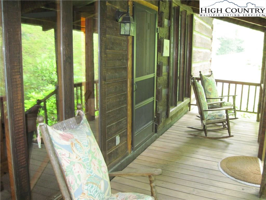 Image number 20 for the current listing