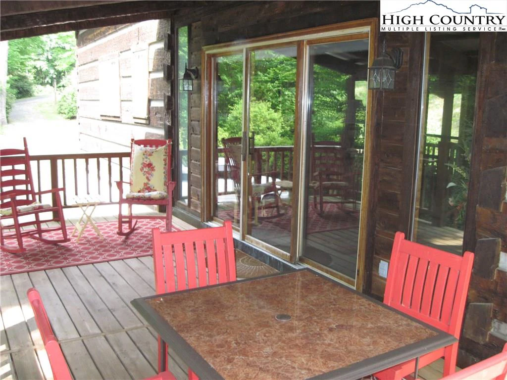 Image number 19 for the current listing