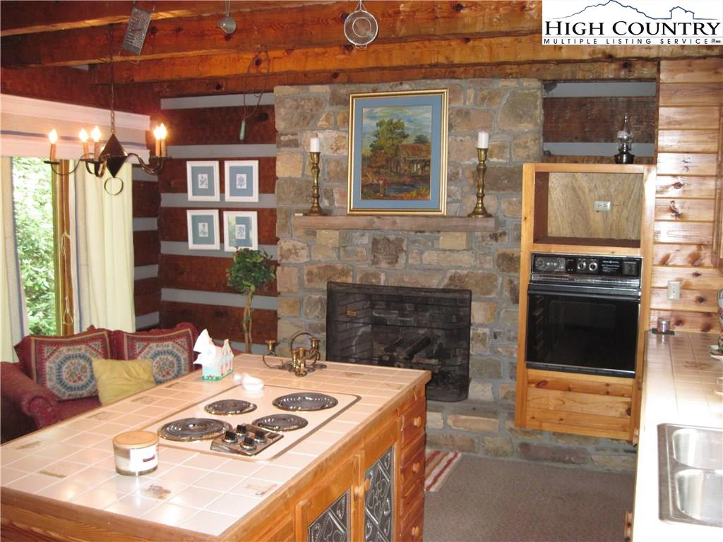 Image number 16 for the current listing