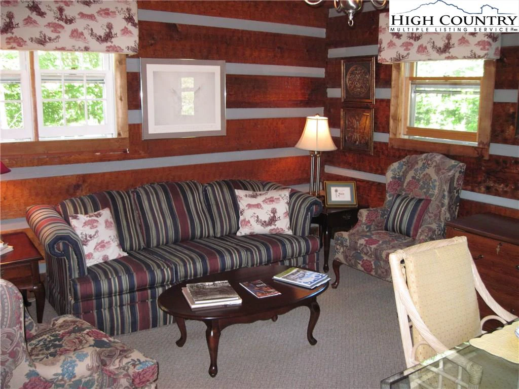 Image number 14 for the current listing