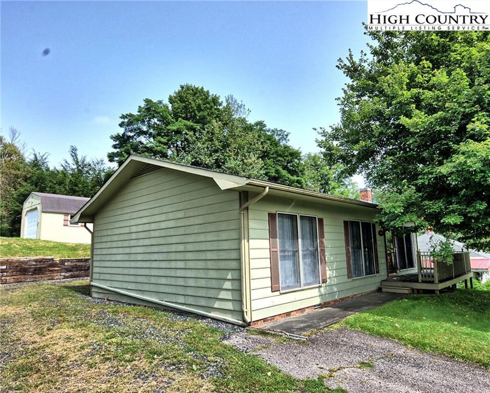 Image number 15 for the current listing