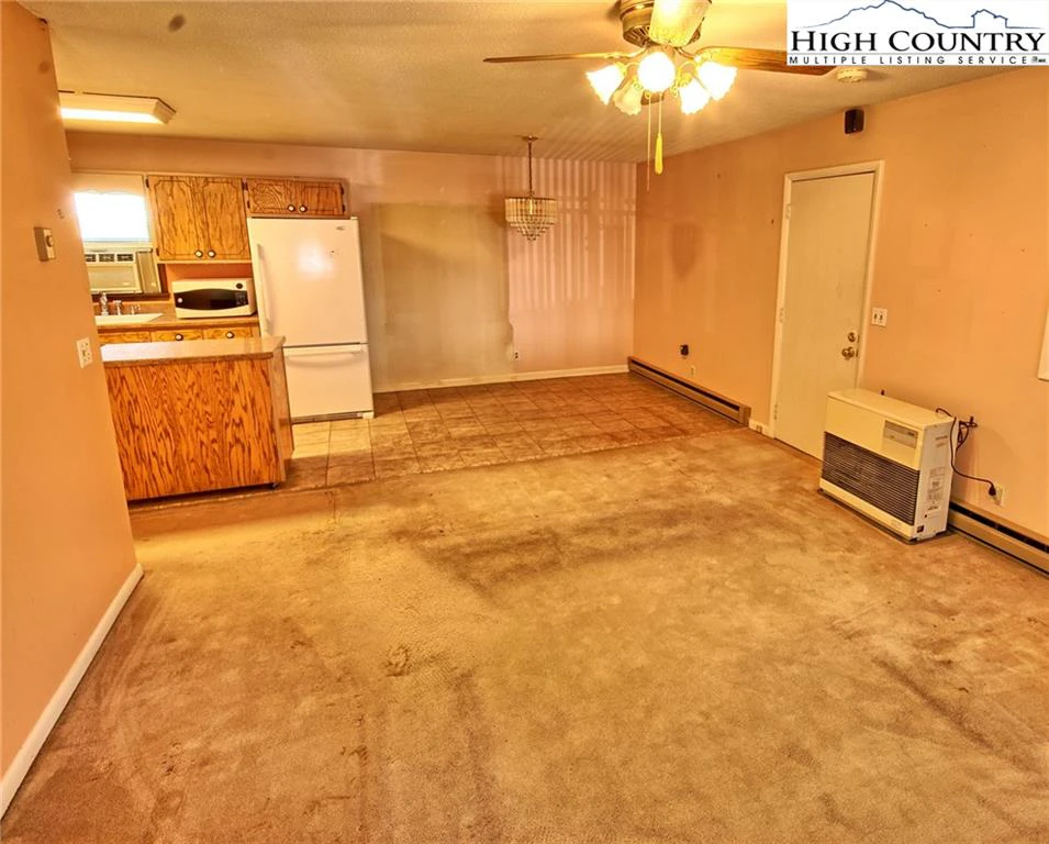 Image number 3 for the current listing