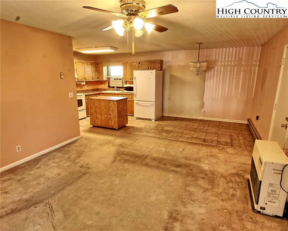Image number 4 for the current listing