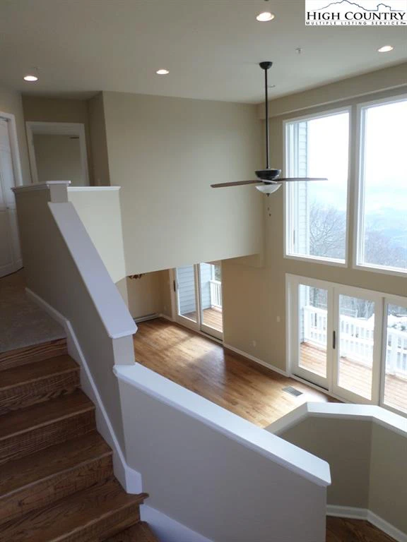 Image number 6 for the current listing