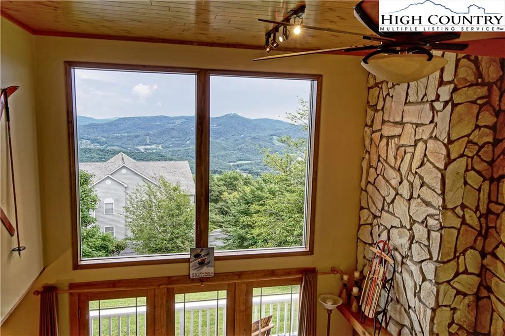 Image number 12 for the current listing
