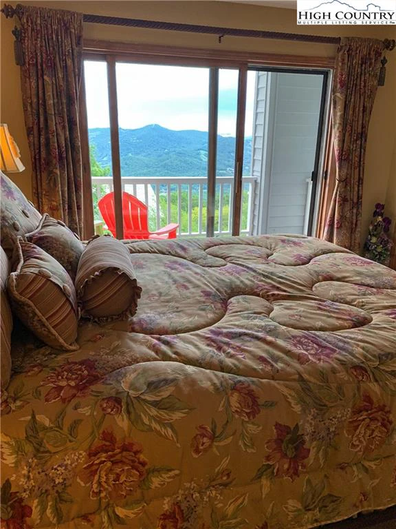 Image number 3 for the current listing