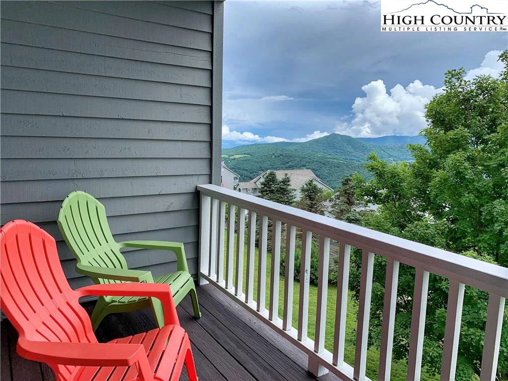 Image number 4 for the current listing