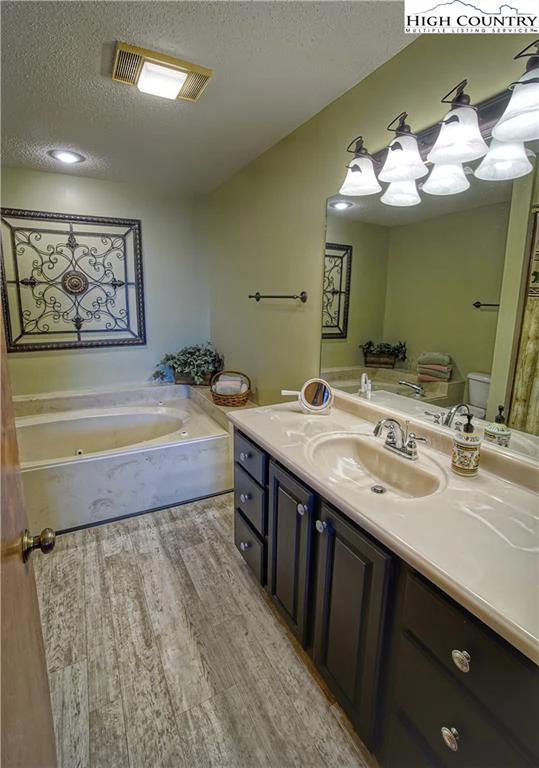 Image number 5 for the current listing
