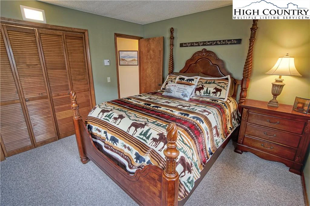 Image number 8 for the current listing