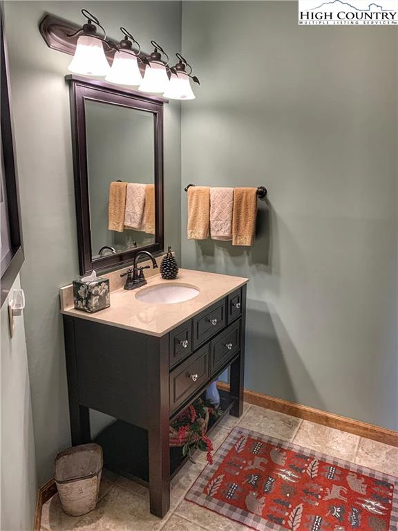 Image number 2 for the current listing