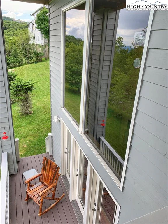 Image number 13 for the current listing