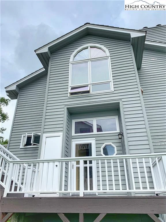 Image number 15 for the current listing