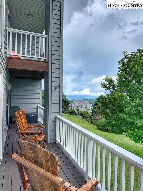 Image number 17 for the current listing
