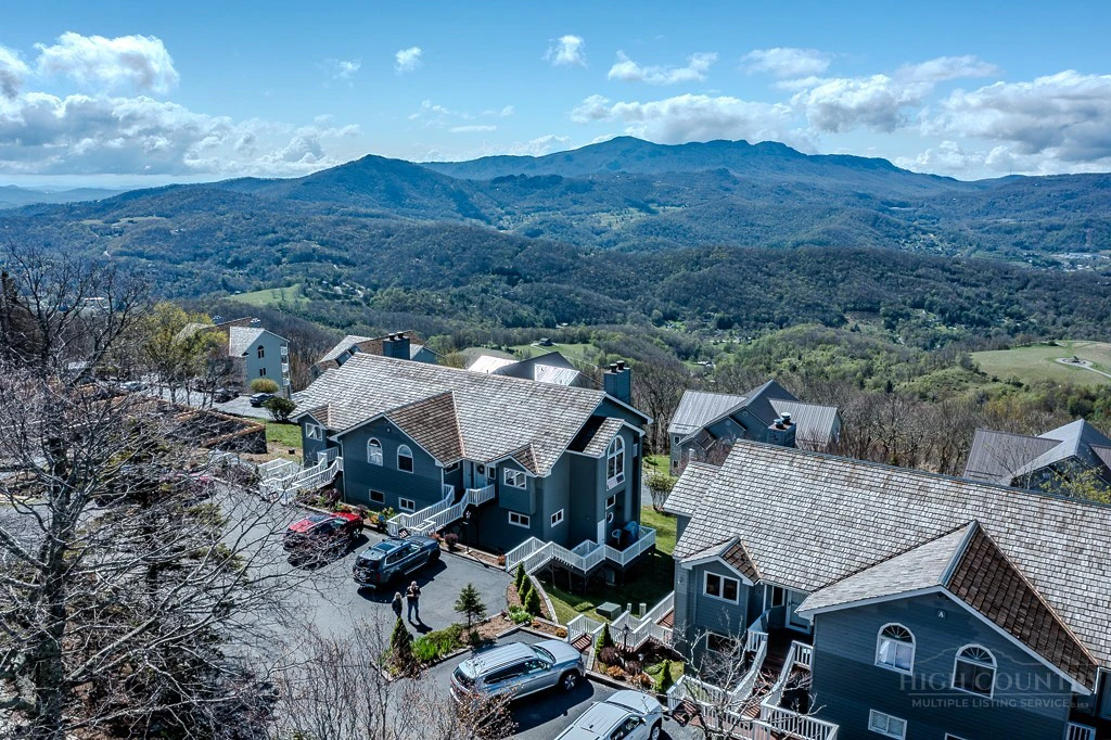Image number 1 for the current listing