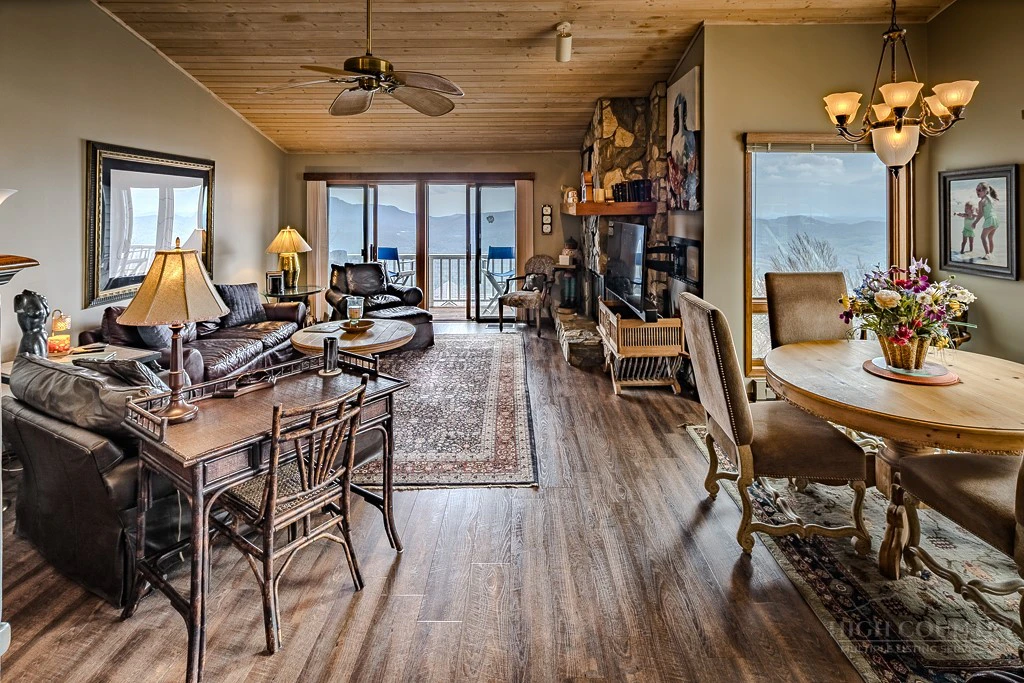 Image number 11 for the current listing