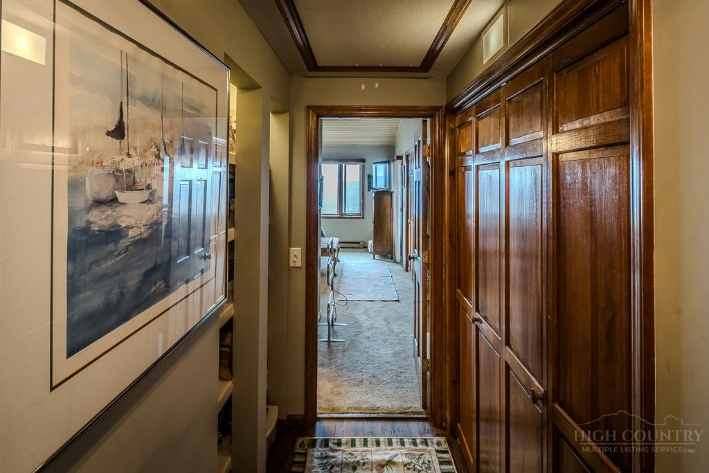 Image number 6 for the current listing