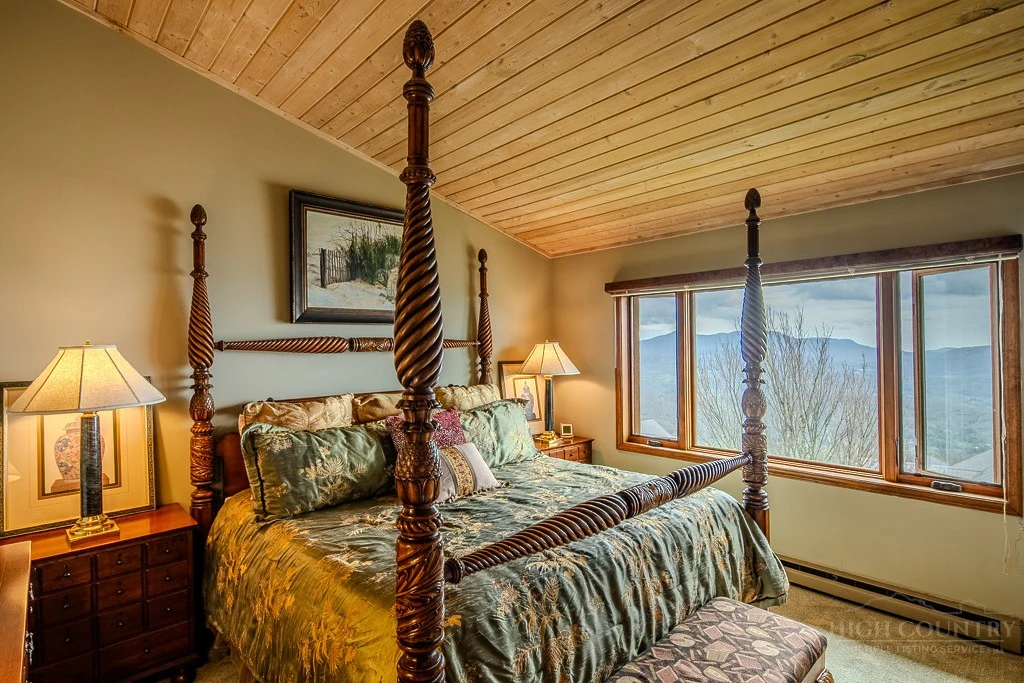 Image number 7 for the current listing