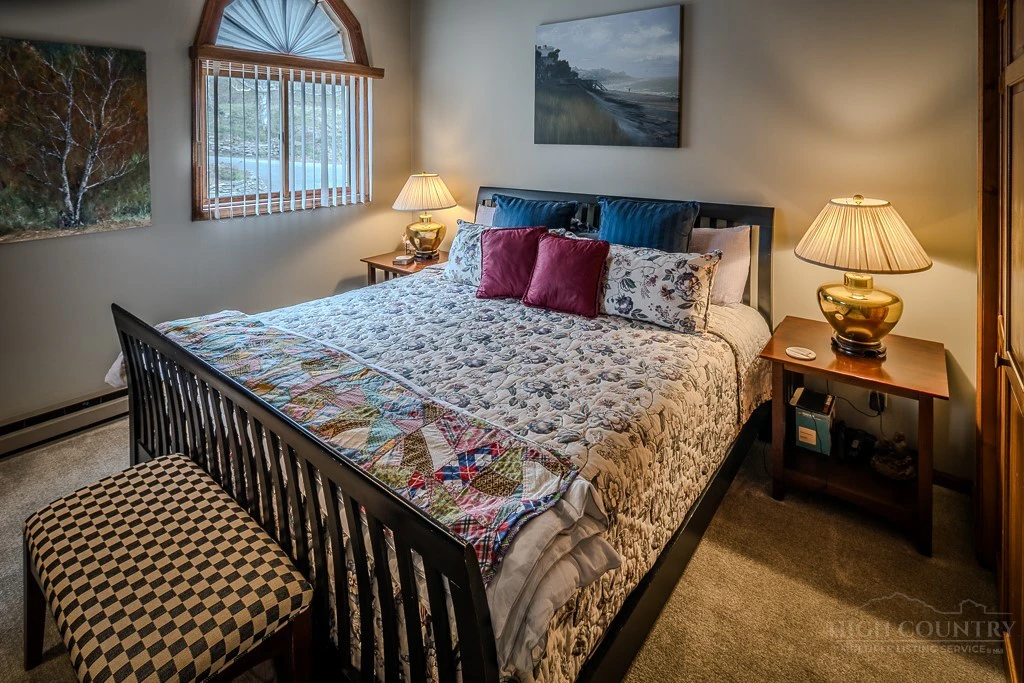 Image number 2 for the current listing