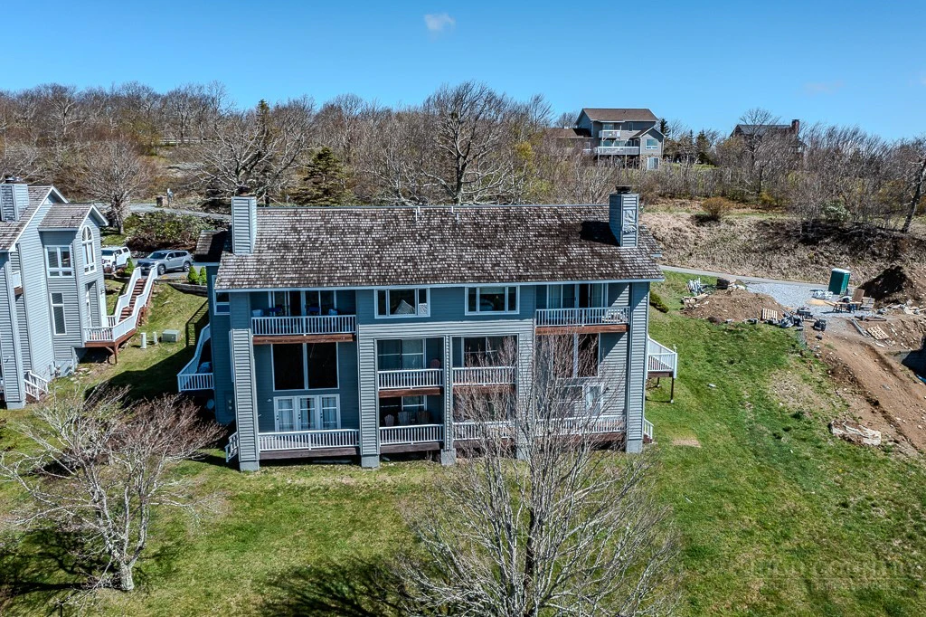 Image number 17 for the current listing