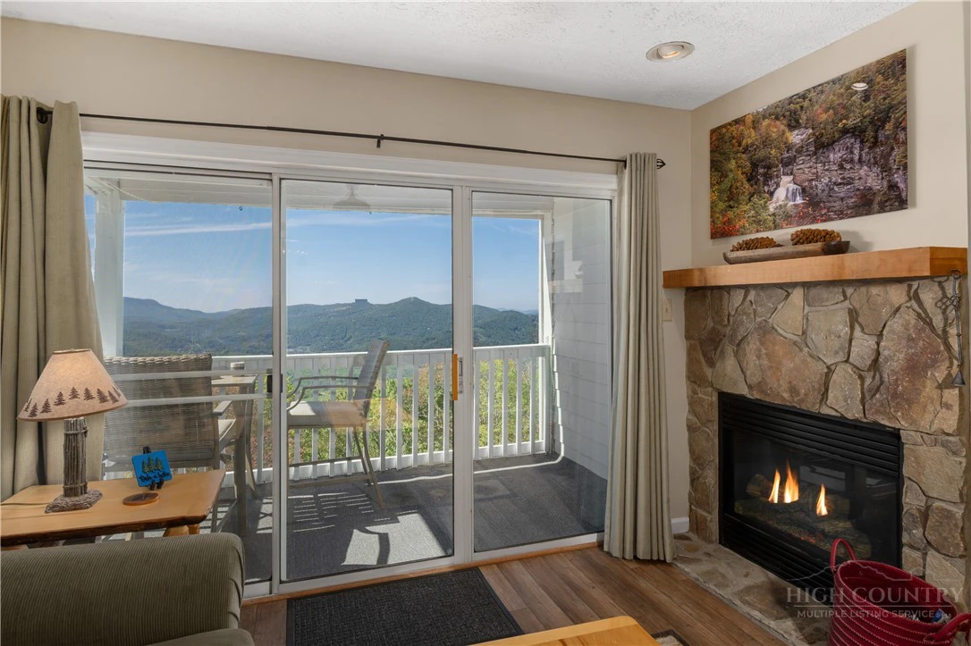 Image number 5 for the current listing