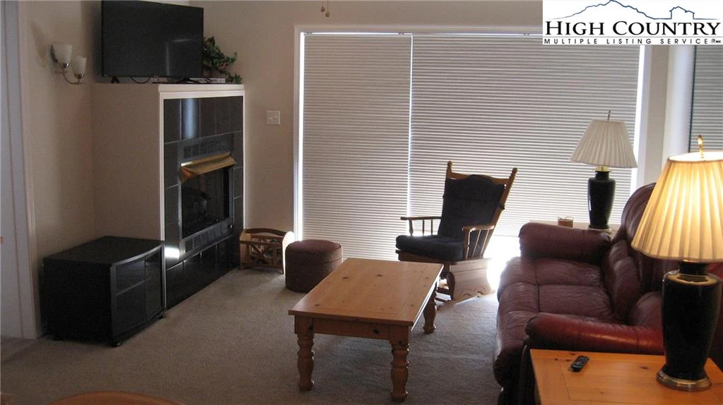 Image number 13 for the current listing