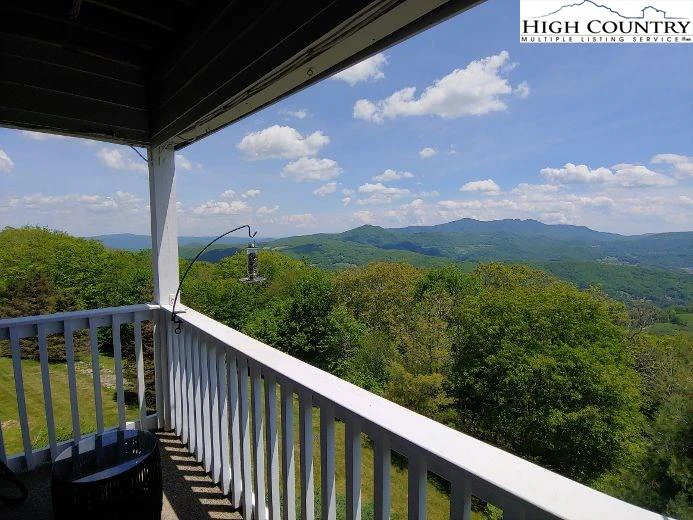 Image number 3 for the current listing