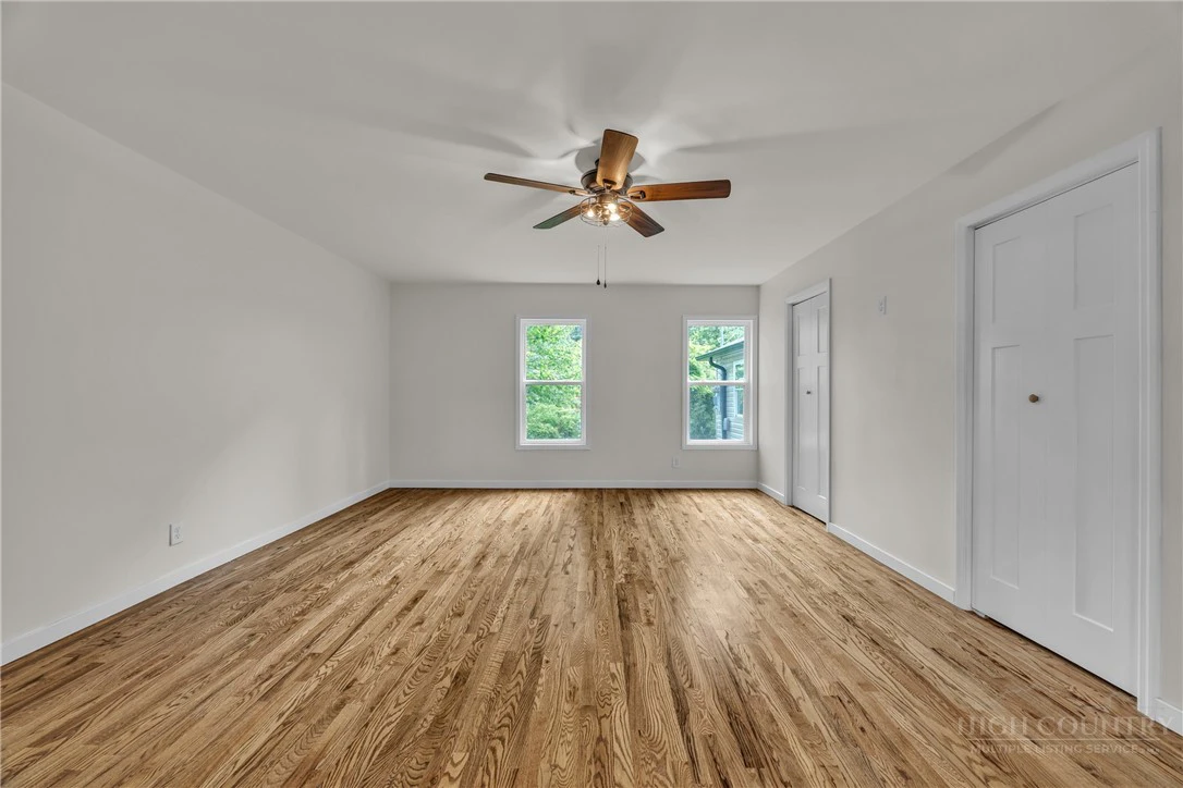 Image number 6 for the current listing