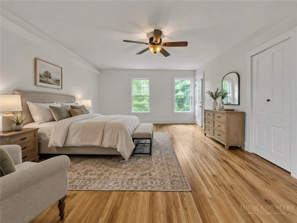 Image number 7 for the current listing