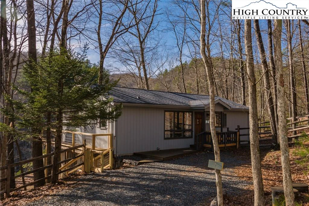 Image number 14 for the current listing