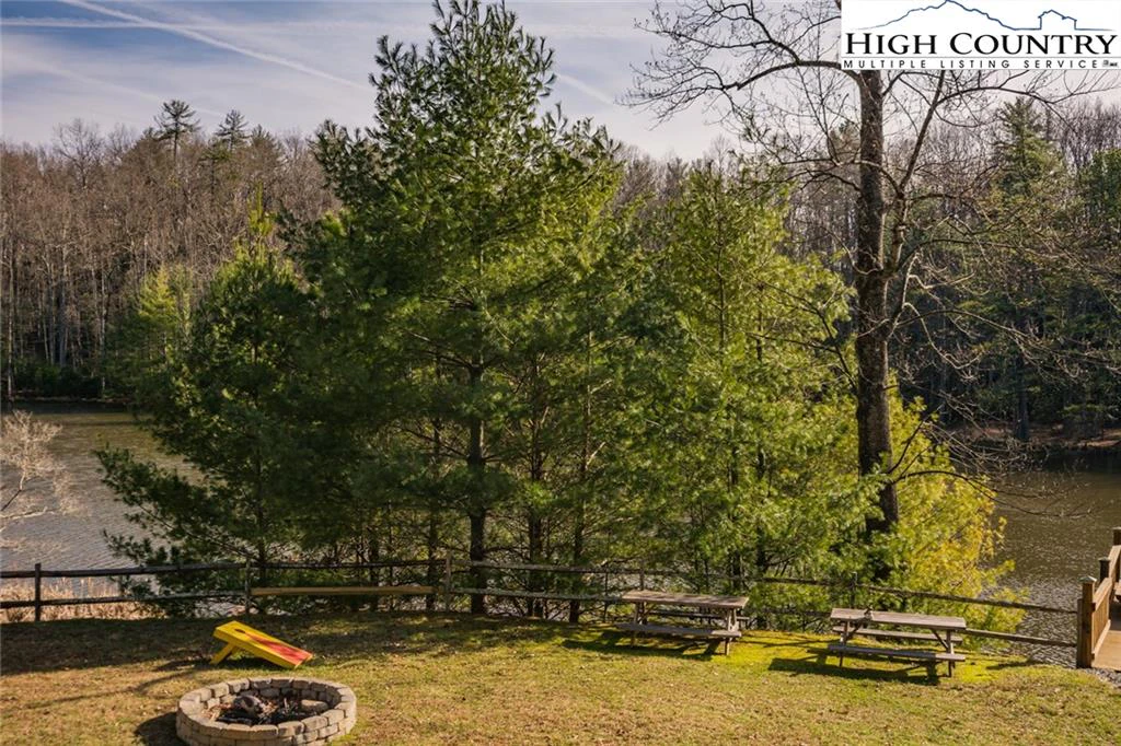 Image number 21 for the current listing
