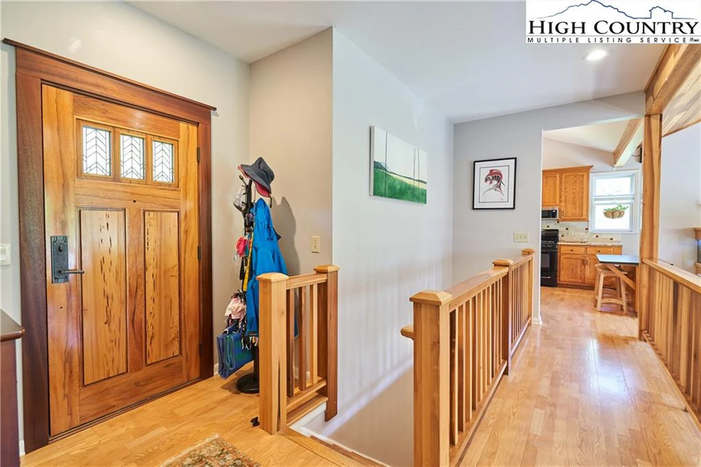 Image number 3 for the current listing