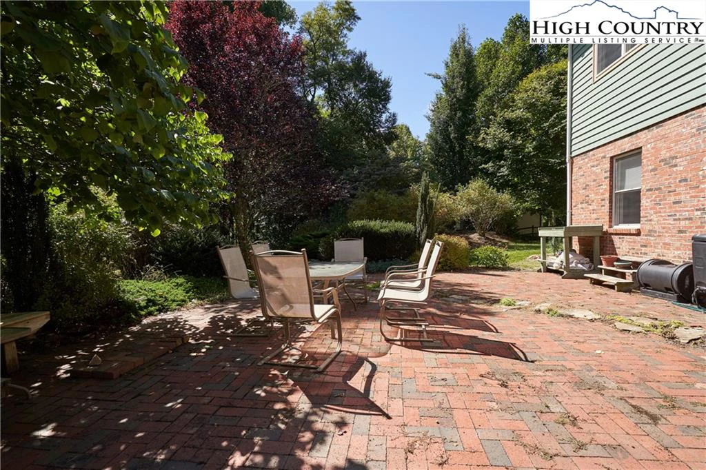 Image number 11 for the current listing