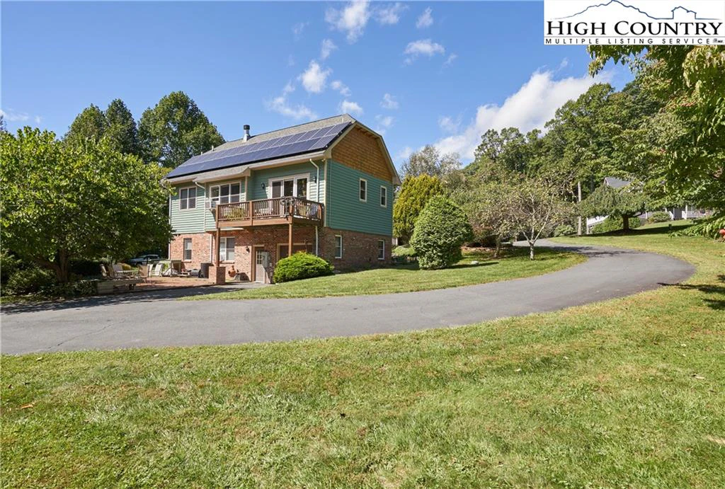 Image number 17 for the current listing