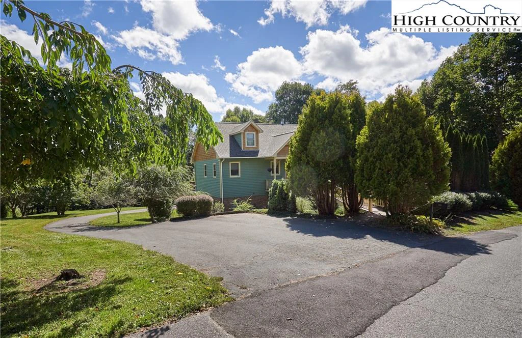 Image number 19 for the current listing