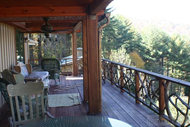 Image number 21 for the current listing
