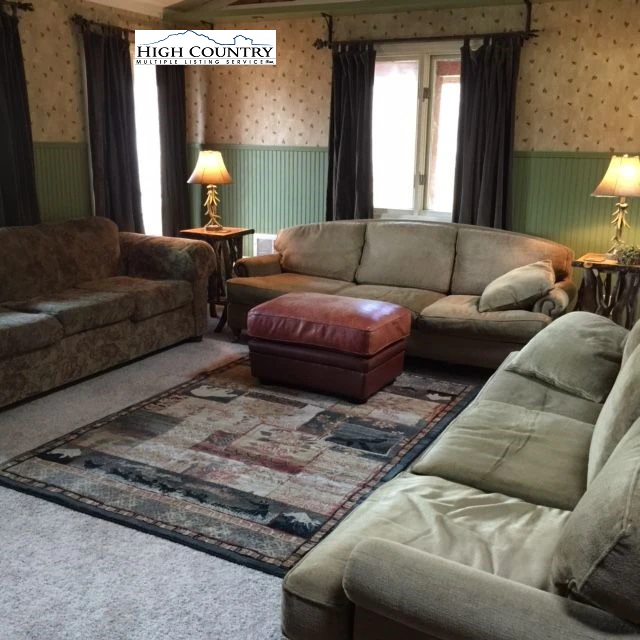 Image number 7 for the current listing