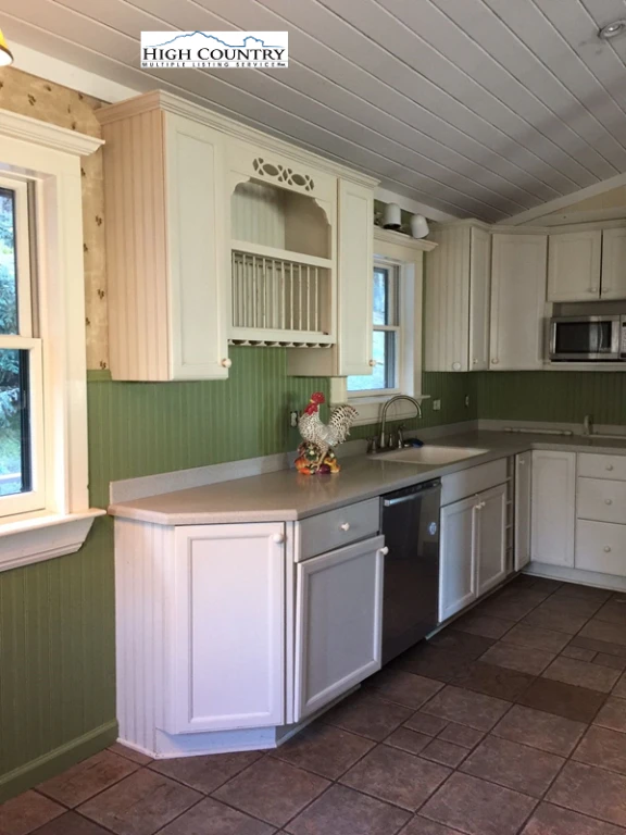 Image number 5 for the current listing