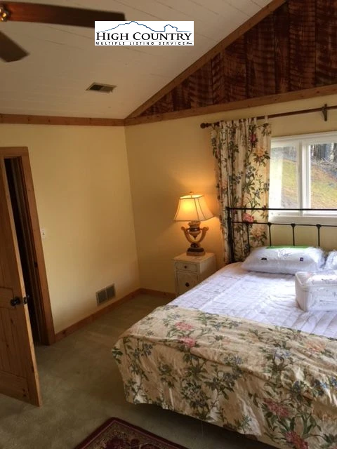 Image number 3 for the current listing