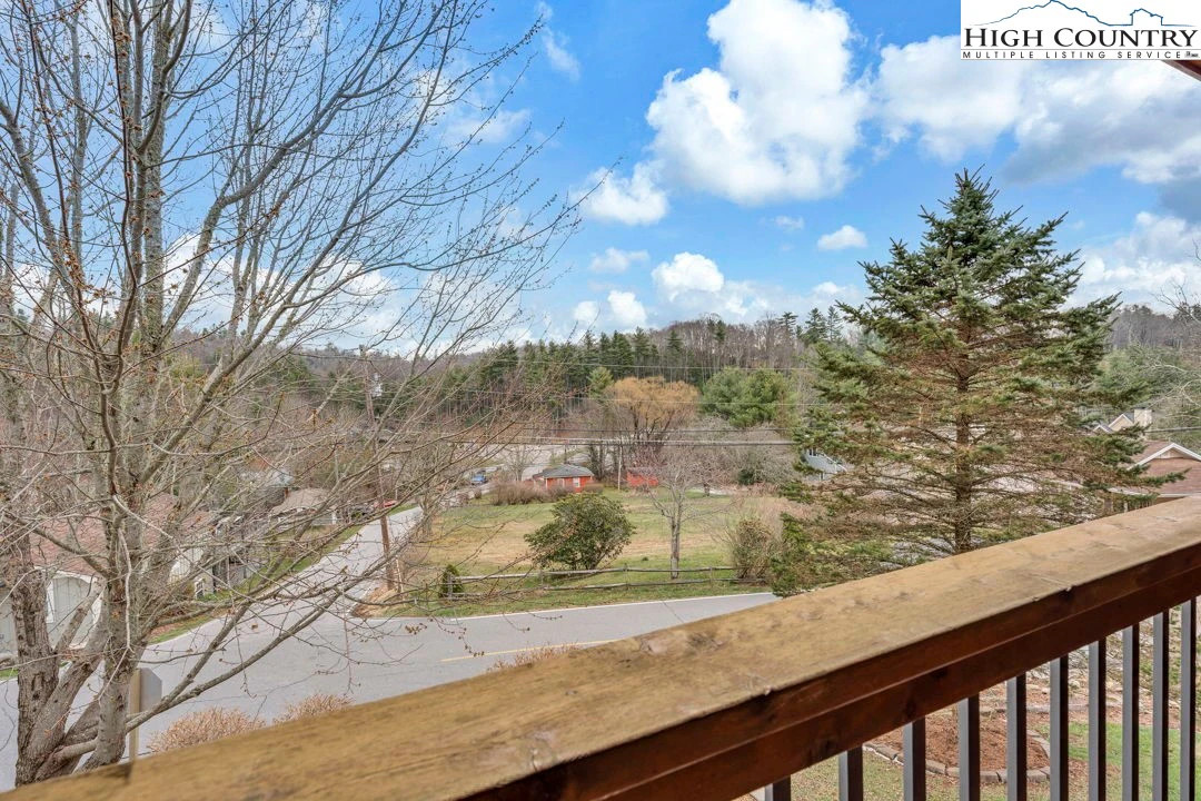 Image number 7 for the current listing