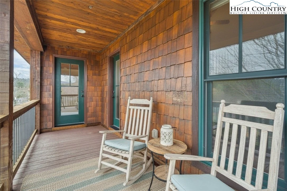 Image number 8 for the current listing