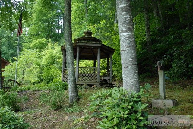 Image number 16 for the current listing
