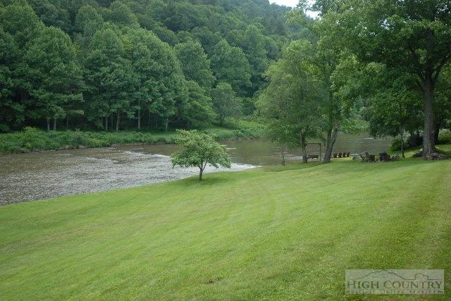 Image number 15 for the current listing