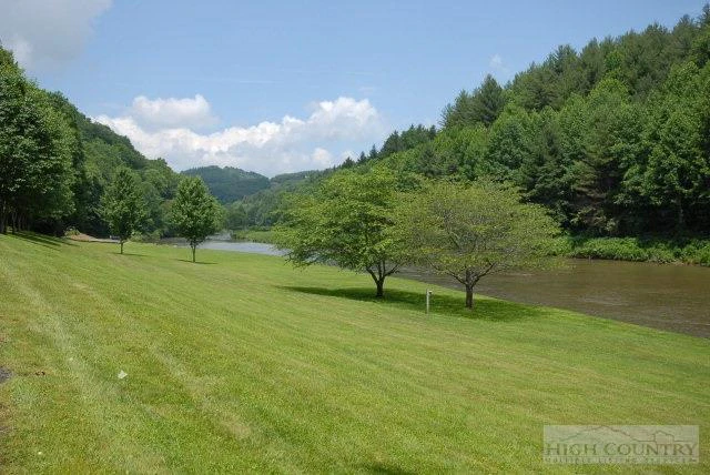 Image number 11 for the current listing