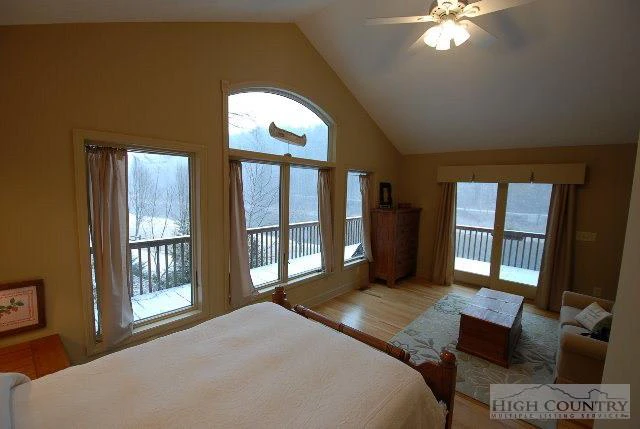 Image number 6 for the current listing