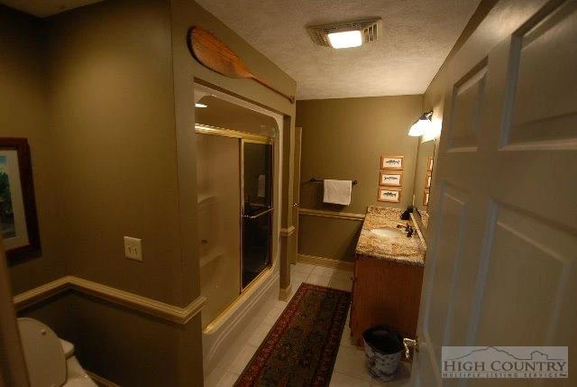 Image number 5 for the current listing