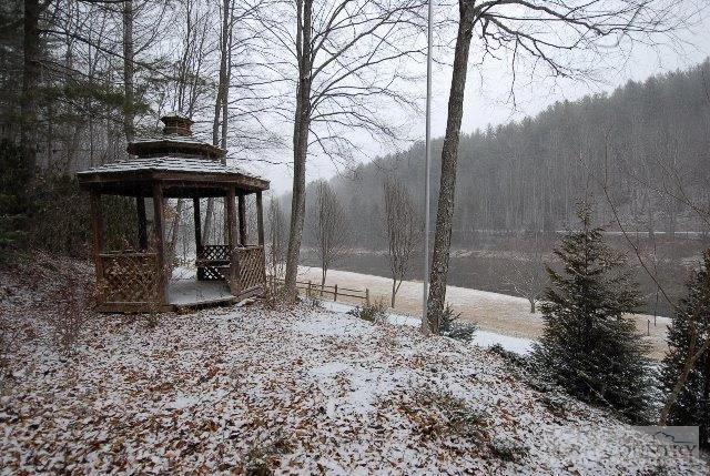 Image number 19 for the current listing