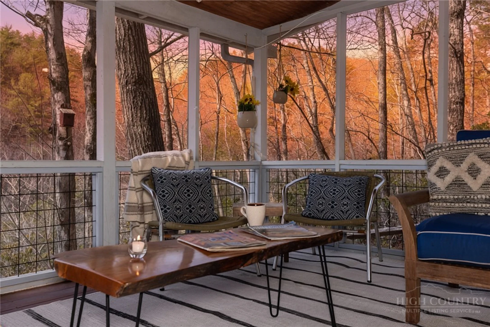 Image number 5 for the current listing