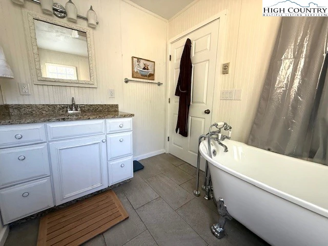 Image number 9 for the current listing