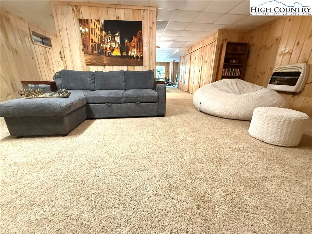 Image number 18 for the current listing